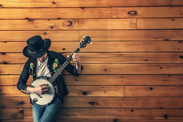 Boa música sertaneja é no Caldas Country.