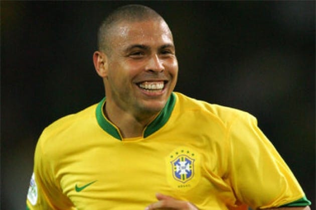 Ronaldo Fenômeno com ao uniforme da seleção brasileira. (foto: reprodução)