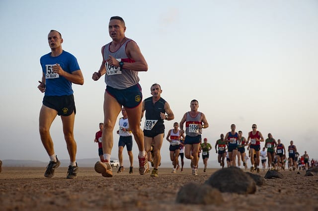 Correr o torna mais saudável e diminui os riscos de doenças crônicas.