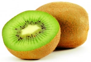 O kiwi é uma saborosa fruta, usada principalmente no preparo de sucos, doces e saladas