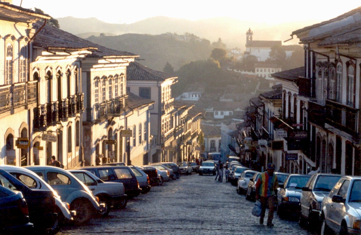 Ladeira tortuosa na atual Ouro Preto - MG (foto: reprodução)