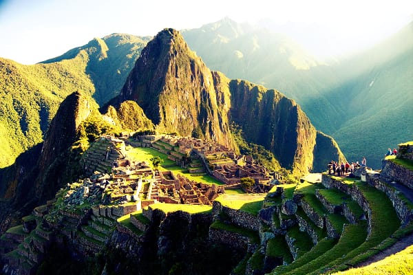 Macchu Picchu é uma cidade inca do Peru.